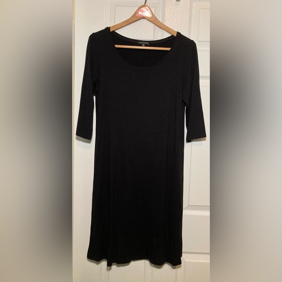 Eileen Fisher 🟣 Size Medium 3/4 Sleeve Scoop Neck Stretch Black Dress - Picture 2 of 8